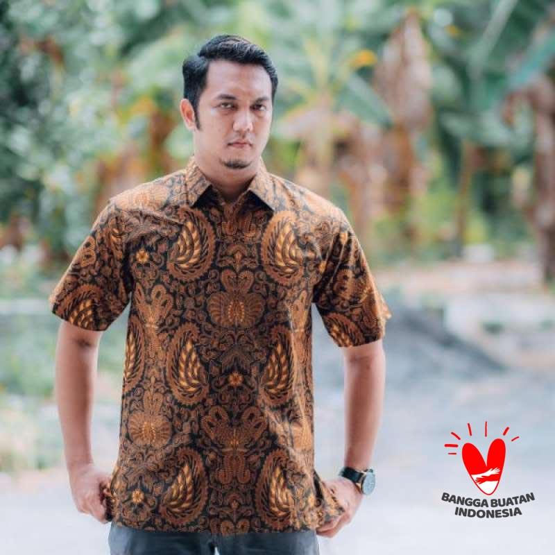 Kemeja Batik Tenun Kencana Kemeja Batik Tenun Jepara Fesyen Pria Pakaian Di Carousell Pilihlah Batik Pola Kemeja Pria Karena Disudah Dipetakan Bagian Yang Akan Dipotong Seperti Bagian Lengan Krah Saku Kantong