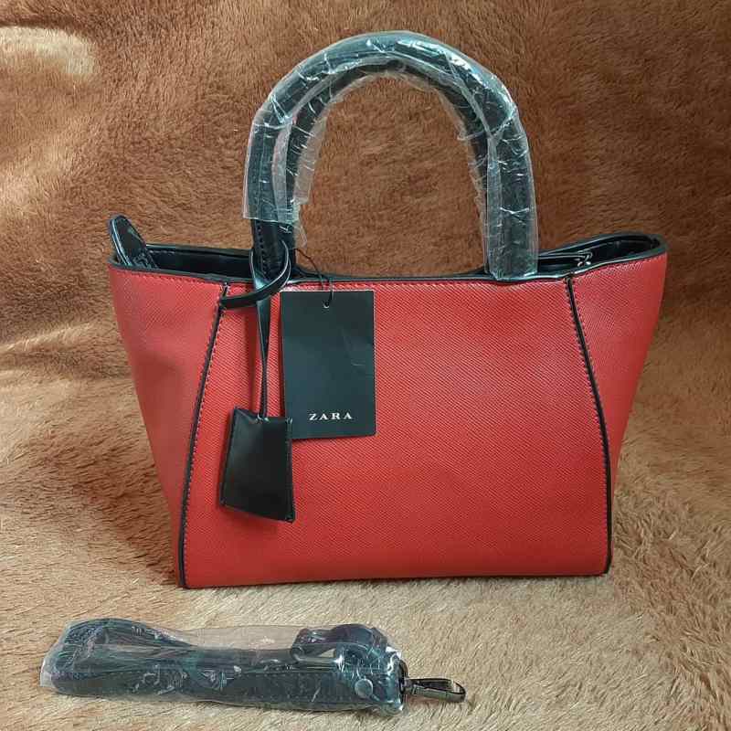 Zara weekendtas store