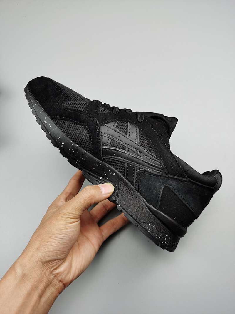 reebok vs asics running shoes