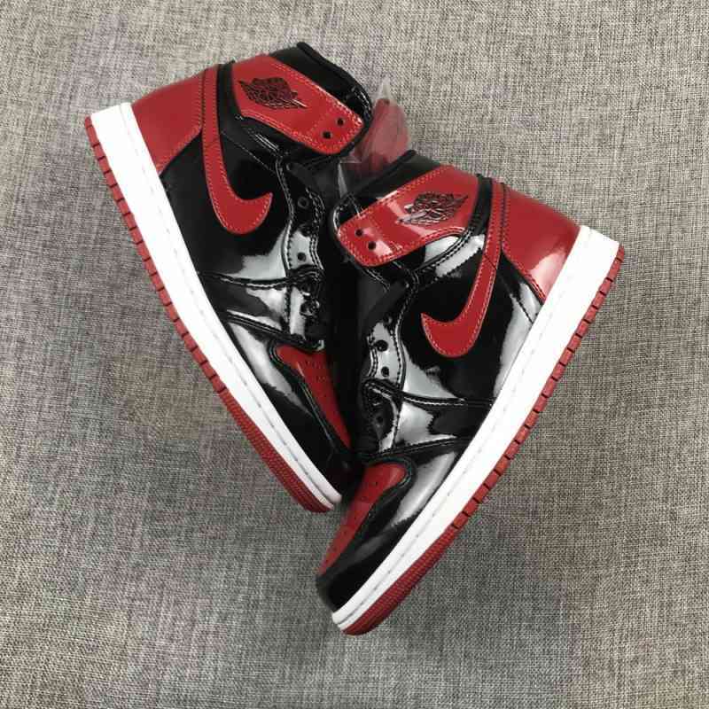 fashion sneaker jordan 1