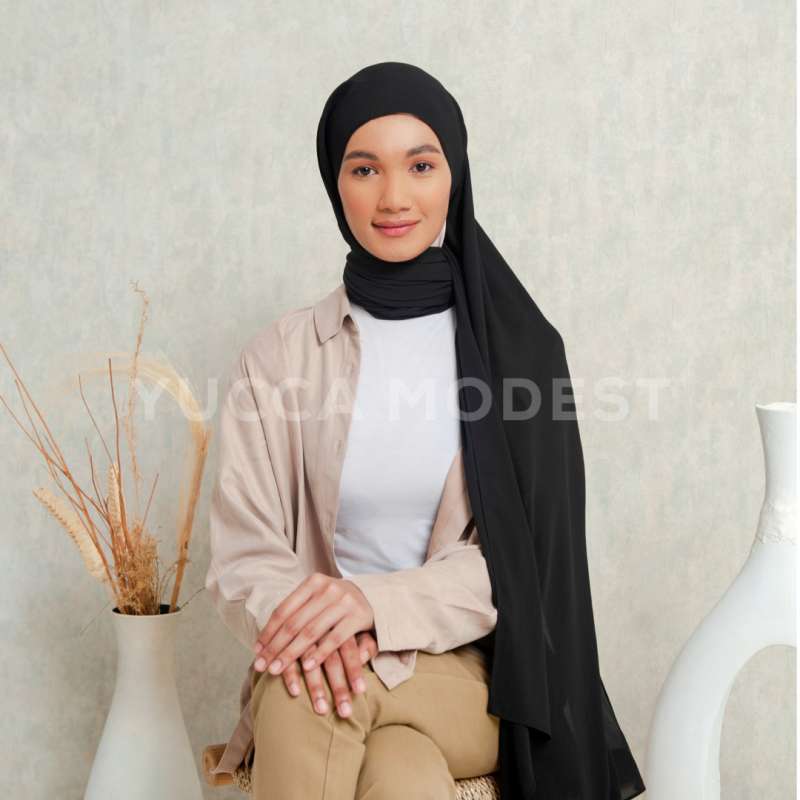 Jual Yucca Modest Pashmina Crinkle Chiffon Premium Safaa - HITAM di Seller Yucca  Modest - Kota Jakarta Pusat, DKI Jakarta | Blibli