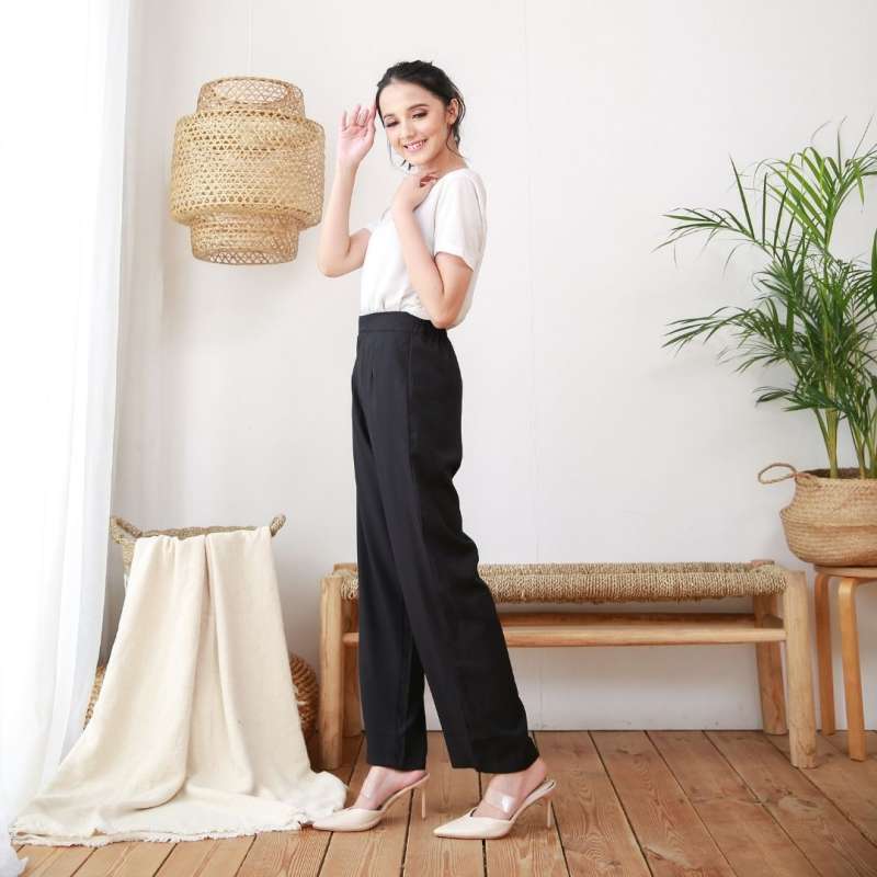 Hitam Leticia Straight Cut Pants Black 