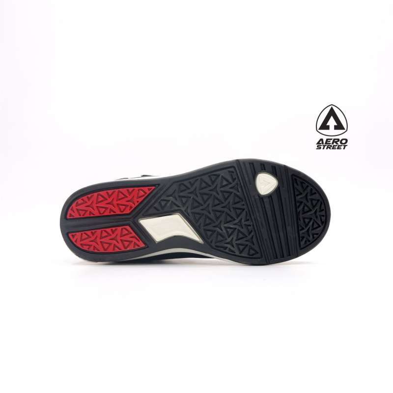 Sepatu Sneakers Casual Sport 