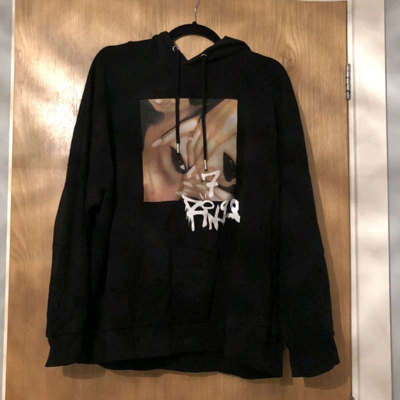 Jual Hoodie h m hnm ariana grande 7 rings black printed di Seller