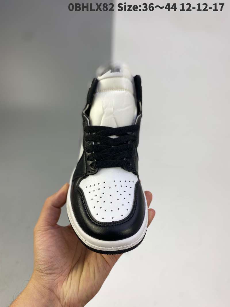 Kjøp WMNS AIR JORDAN 1 LOW for EUR 109.95 på KICKZ.com!