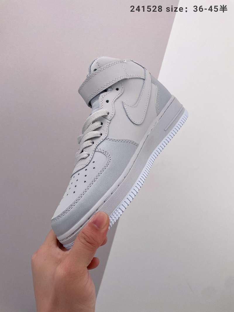 white nike air basketball shoes