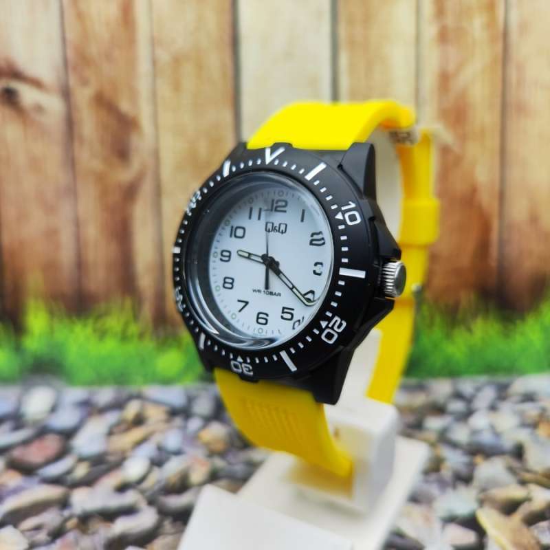 Jam tangan q best sale e amp;q sport