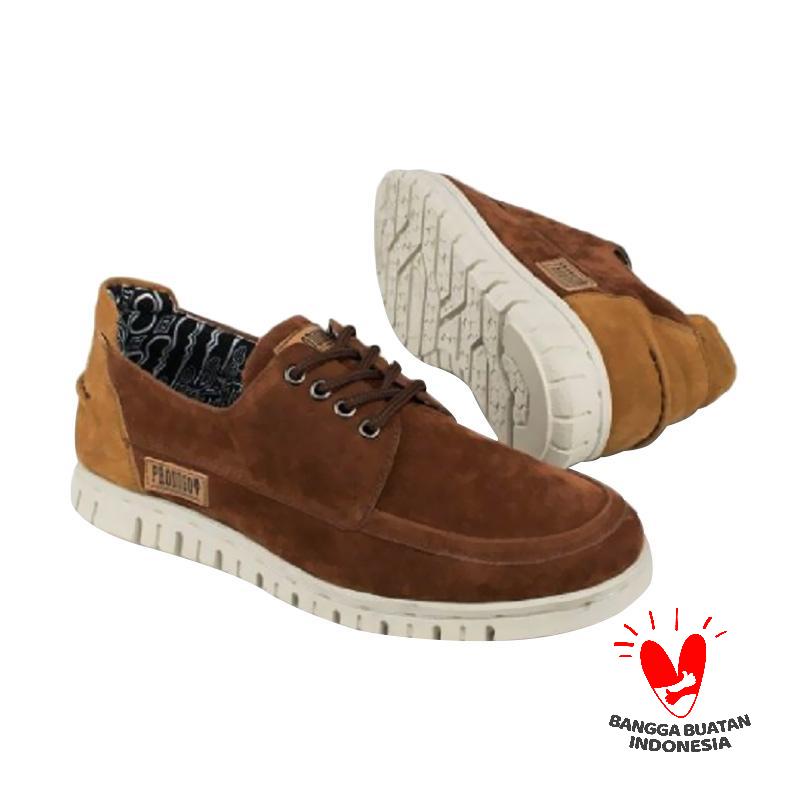tan sneaker shoes