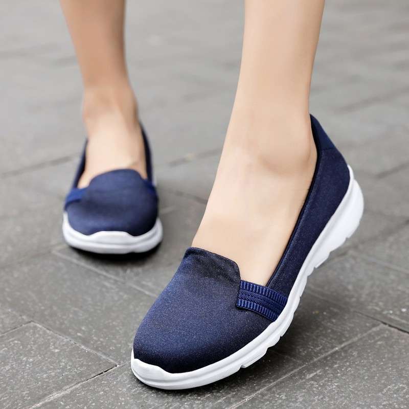 model sepatu slip on