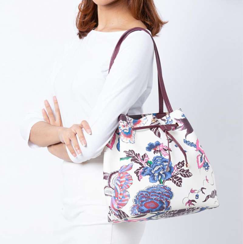 Jual Tas Wanita Tory Burch Kerrington Drawstring Tote Multi di