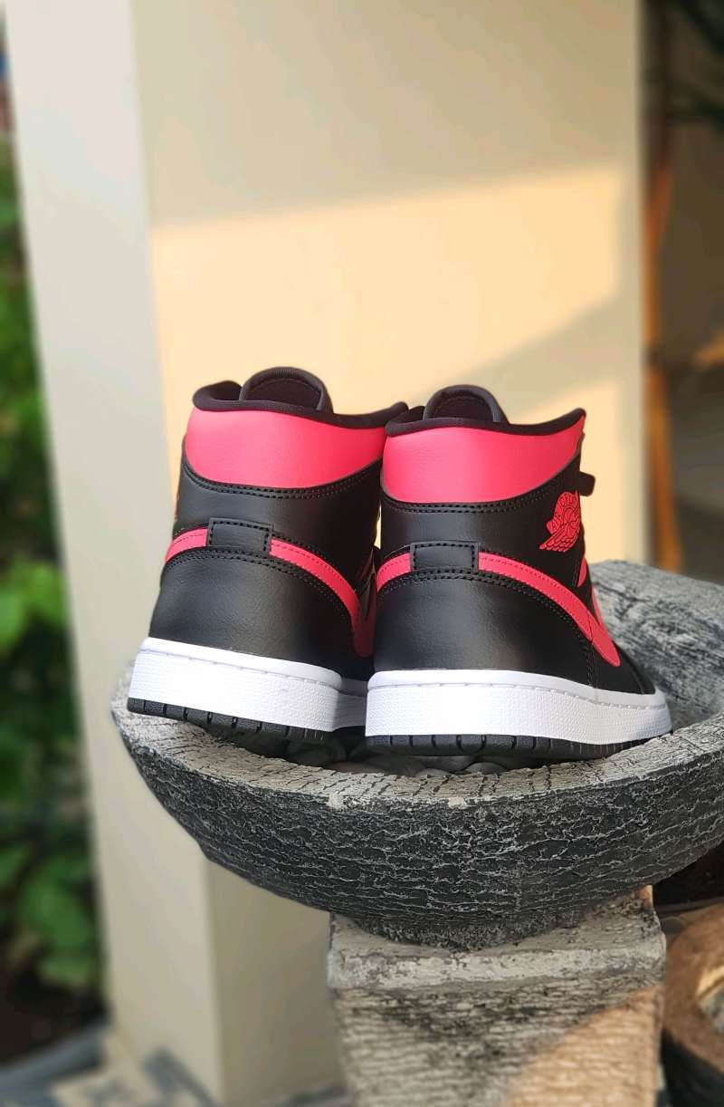 jordan mid siren
