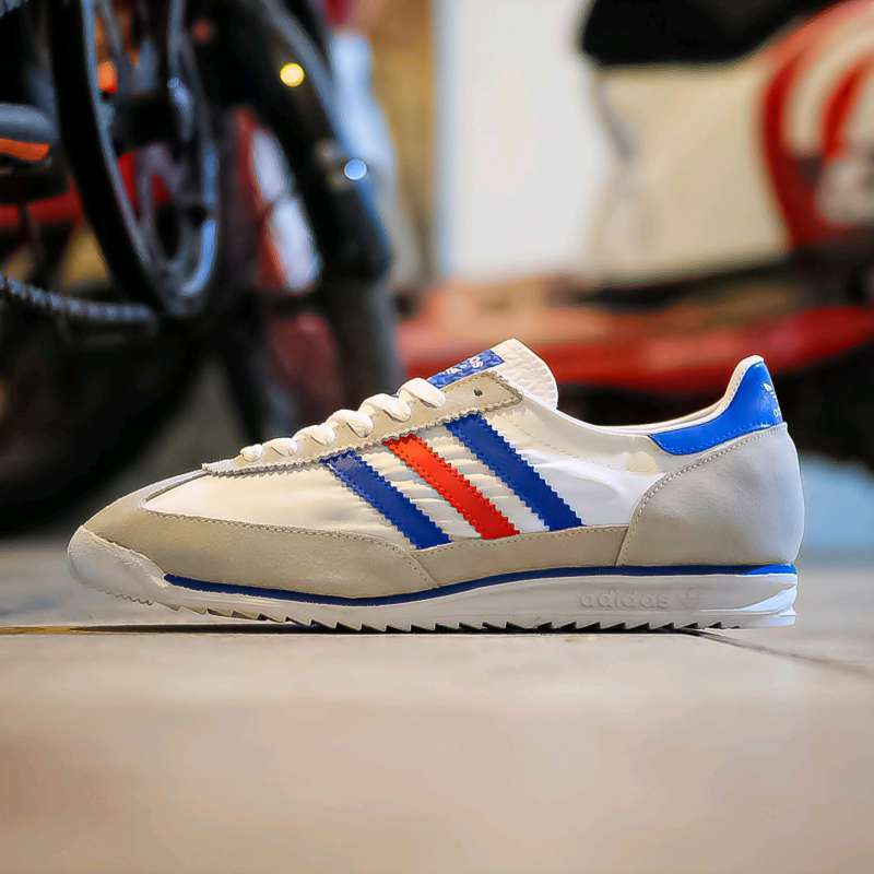 Harga sepatu best sale adidas sl 72