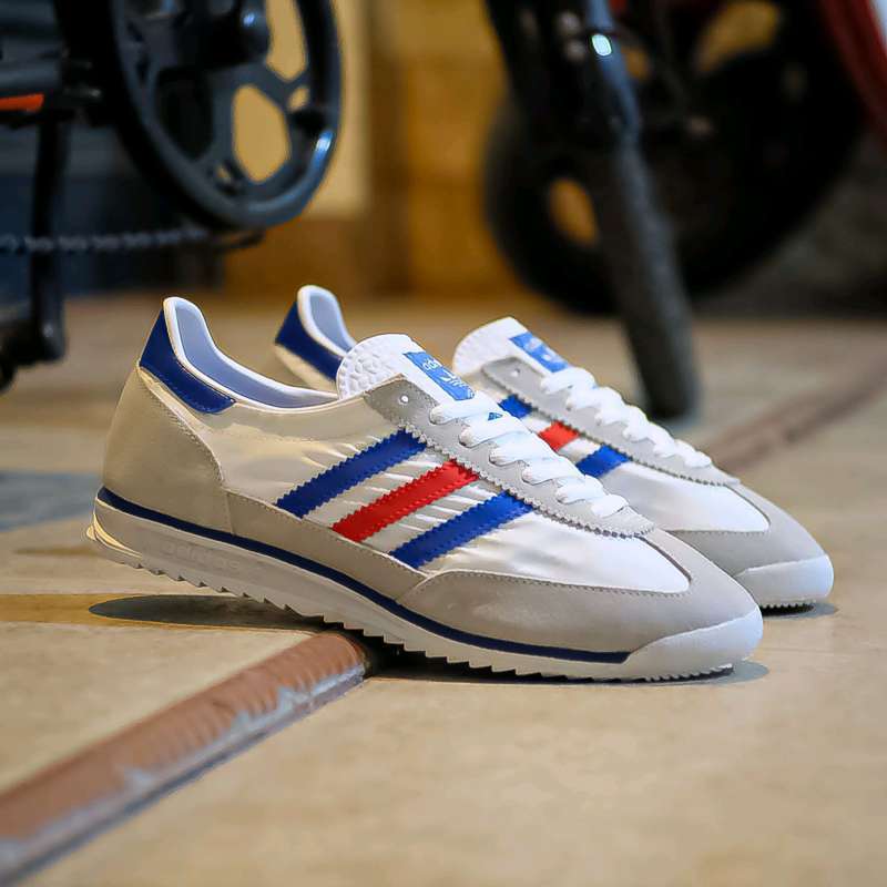 Sepatu adidas on sale sl72