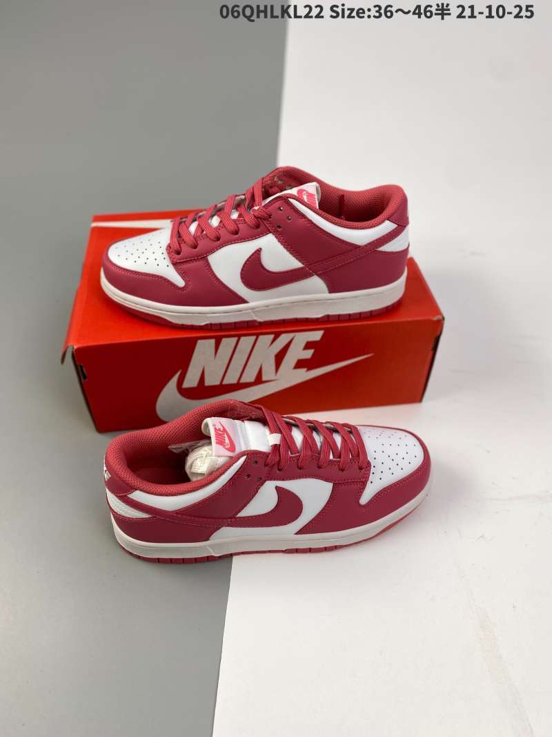 red nike sb dunk low