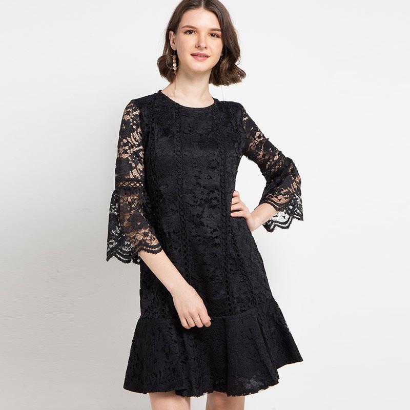 Jual Blf Woman Brokat Bernuansa Monokrom Detail Flare Hem Dress Wanita Online Februari 2021 Blibli