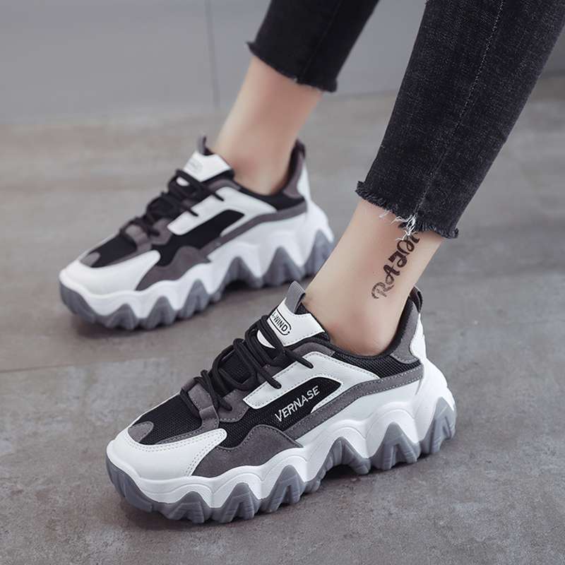 Jual Sepatu Sneakers Wanita Model Sport Kasual Korea Model Kekinian Dan Cocok Buat Hangout Online November 2020 Blibli