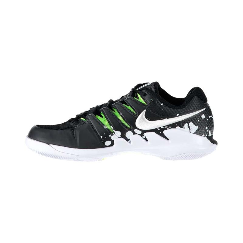 sepatu tennis nike