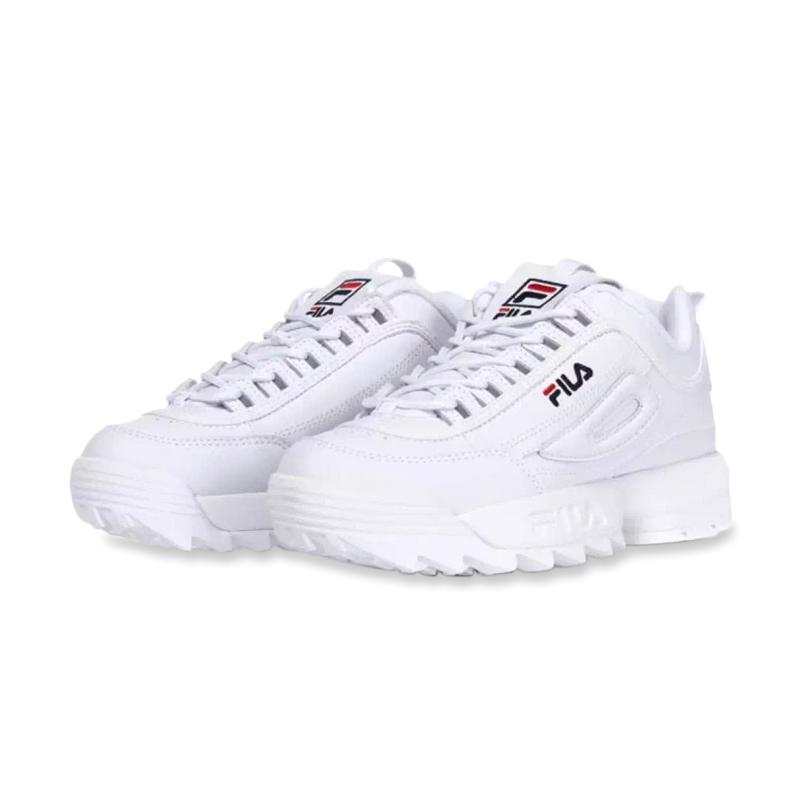 Sneakers shop fila wanita