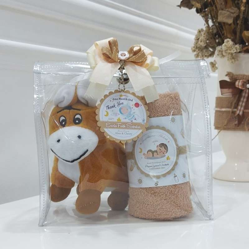 Baby one hot sale month hampers