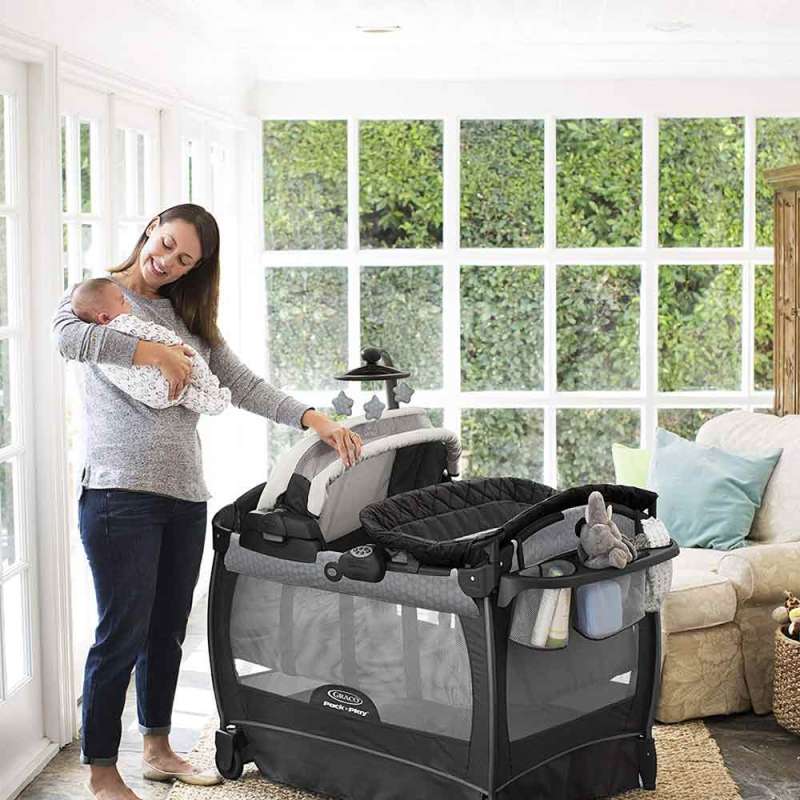 Graco pack n play 2025 nearby napper with rocker