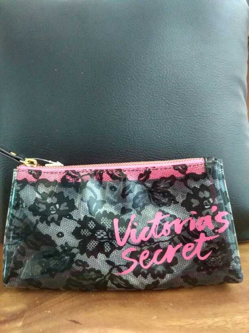 Harga pouch victoria secret store