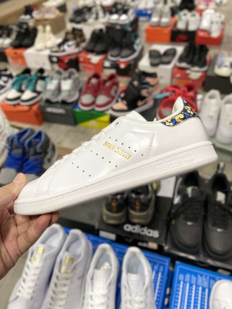 Adidas clover cheap stan smith