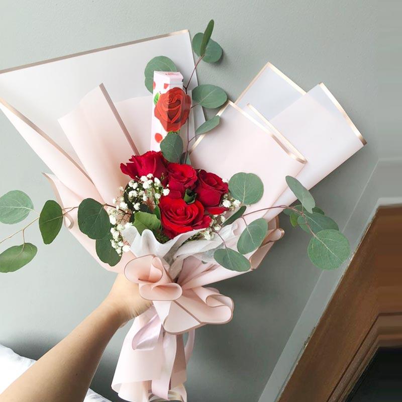 Jual Bloome De Fleur Premium Red Roses Valentine Silverqueen Rose Hand Bouquet Murah Maret 2020 Blibli Com