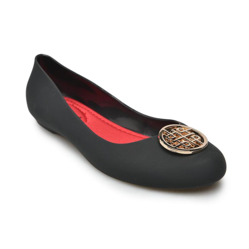 Flat shoes hush puppies top
