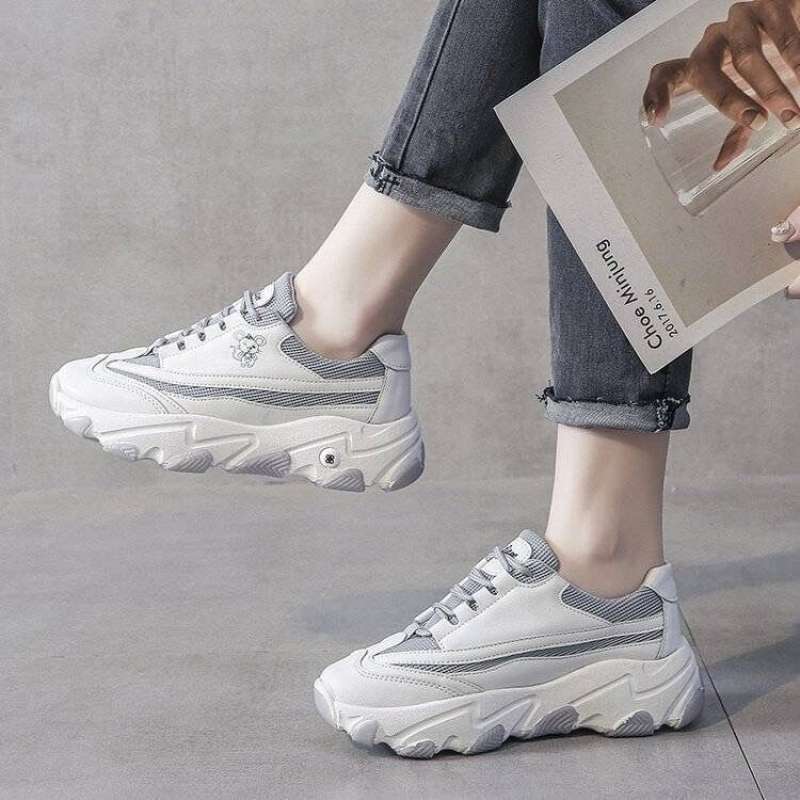 Jual Sepatu Sneakers Wanita Import Sepatu Sporty Dan Elegan Terbaru 2020 Online Oktober 2020 Blibli Com