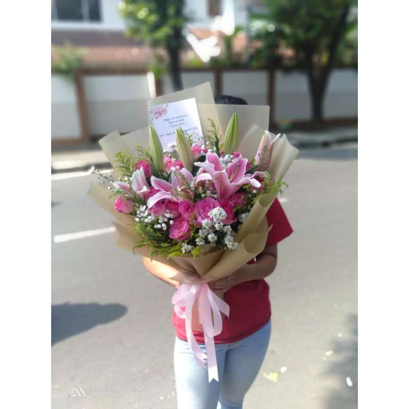 Jual Buket Bunga 708 Buket Bunga Wisuda Bunga Besar Bunga Fresh Dan Cantik Online Februari 2021 Blibli Самые новые твиты от jual buket bunga & snack (@aisantuyaee): buket bunga 708 buket bunga wisuda bunga besar bunga fresh dan cantik