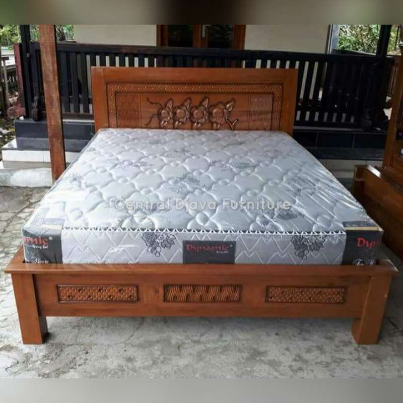 Jual Dipan Ranjang Tempat Tidur Minimalis Ukir Bunga Kayu Jati Mebel Jepara Online April 2021 Blibli Set ruang tamu sofa soufenir furniture tempat tidur uncategorized. dipan ranjang tempat tidur minimalis ukir bunga kayu jati mebel jepara