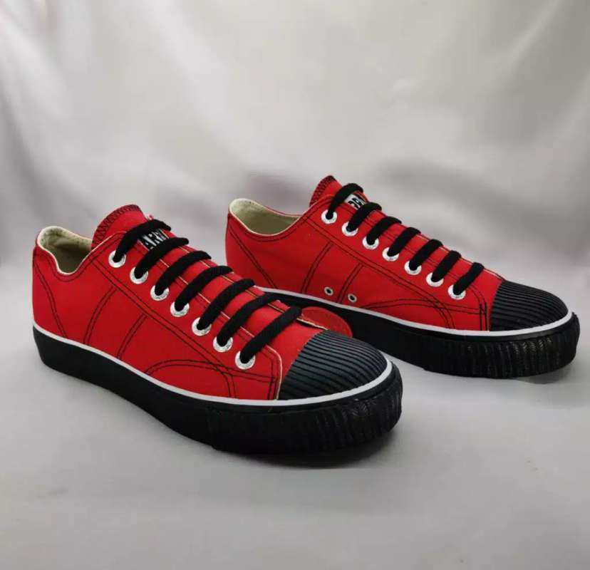 sepatu warrior converse