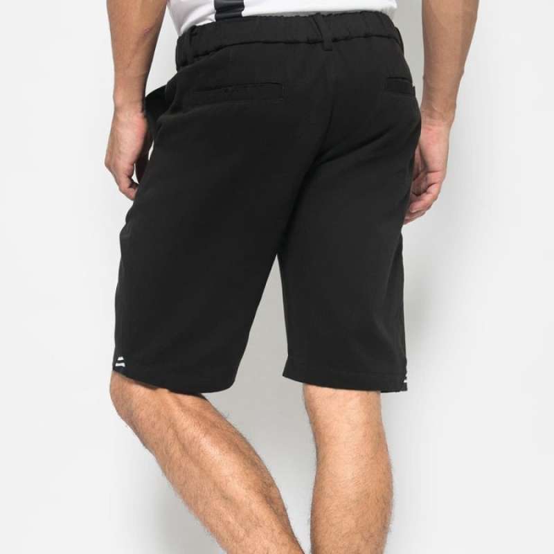 chino shorts vs cargo shorts