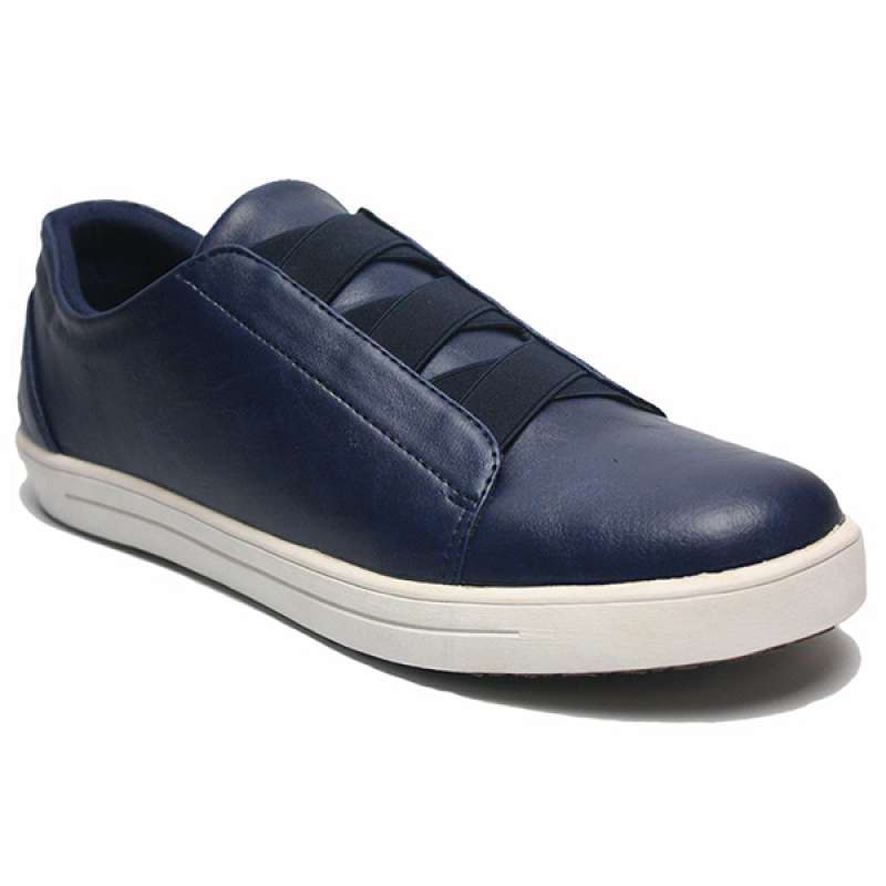 buy mens casual shoes
