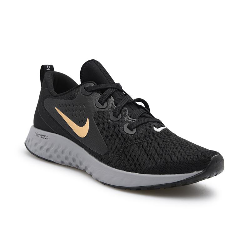 harga nike legend react