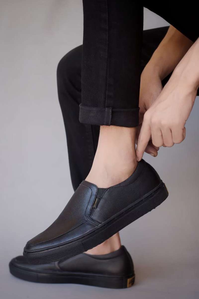 Sepatu slip on converse store