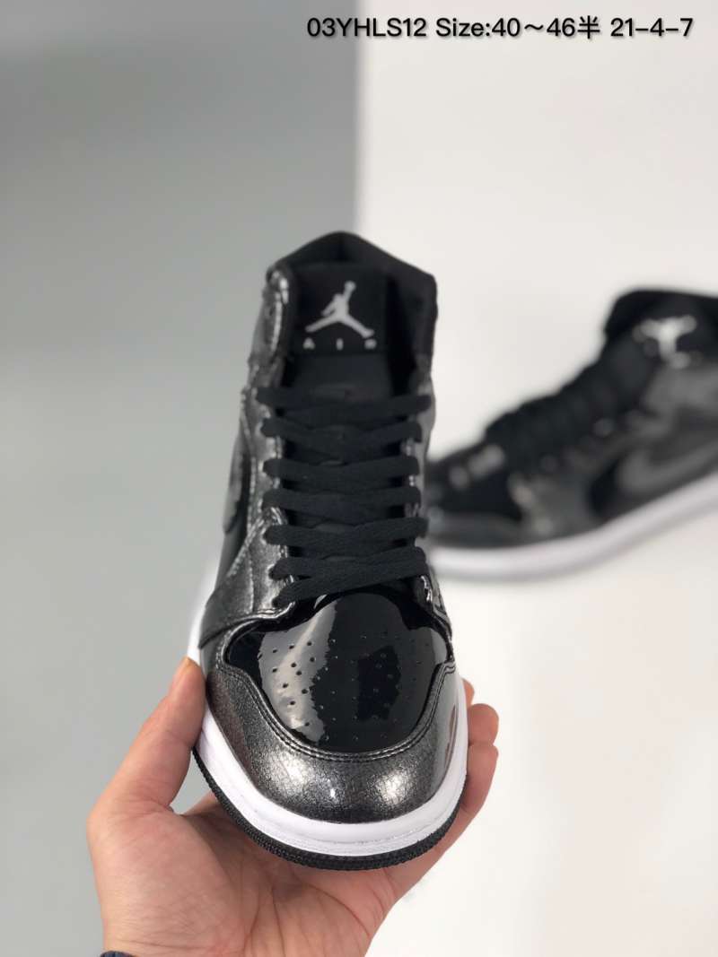 Black Leather Jordan basketball sh 