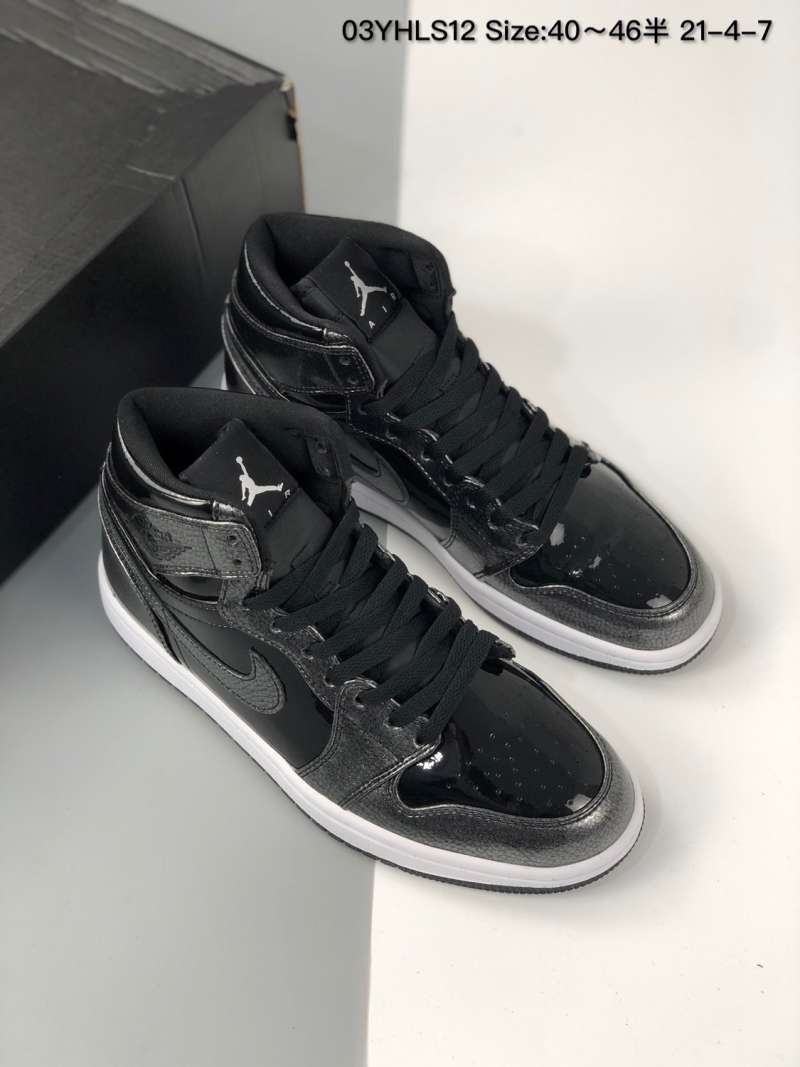 Black Leather Jordan basketball sh 