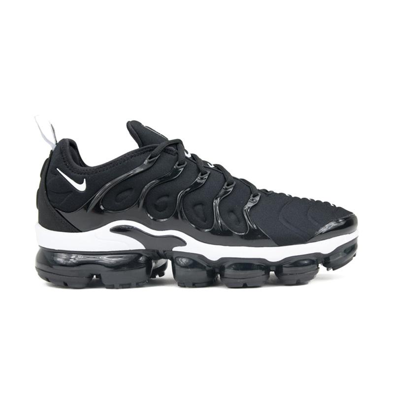 white nike trainers womens