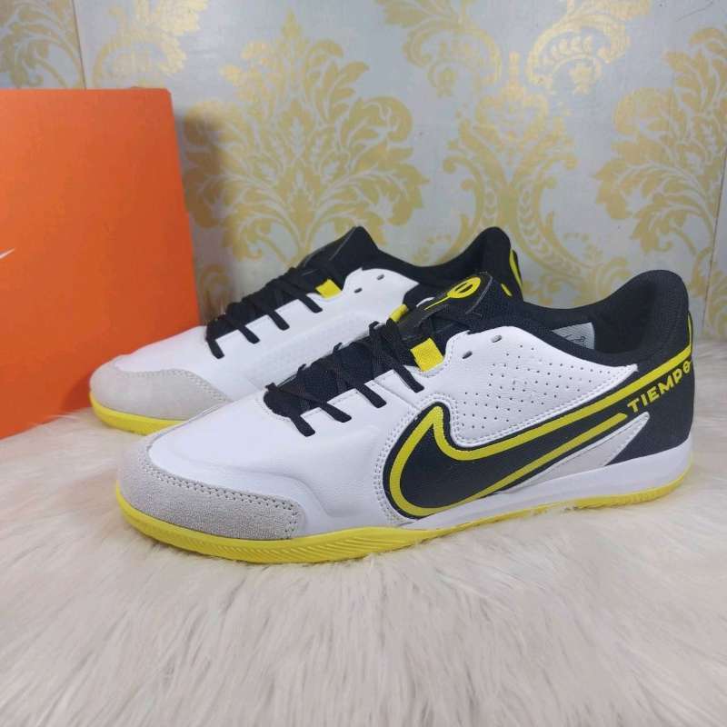 Jual Sepatu Futsal Nike Tiempo Legend 9 Academy IC white smoke Grey di  Seller Hay sneakers - Kota Jakarta Selatan, DKI Jakarta | Blibli