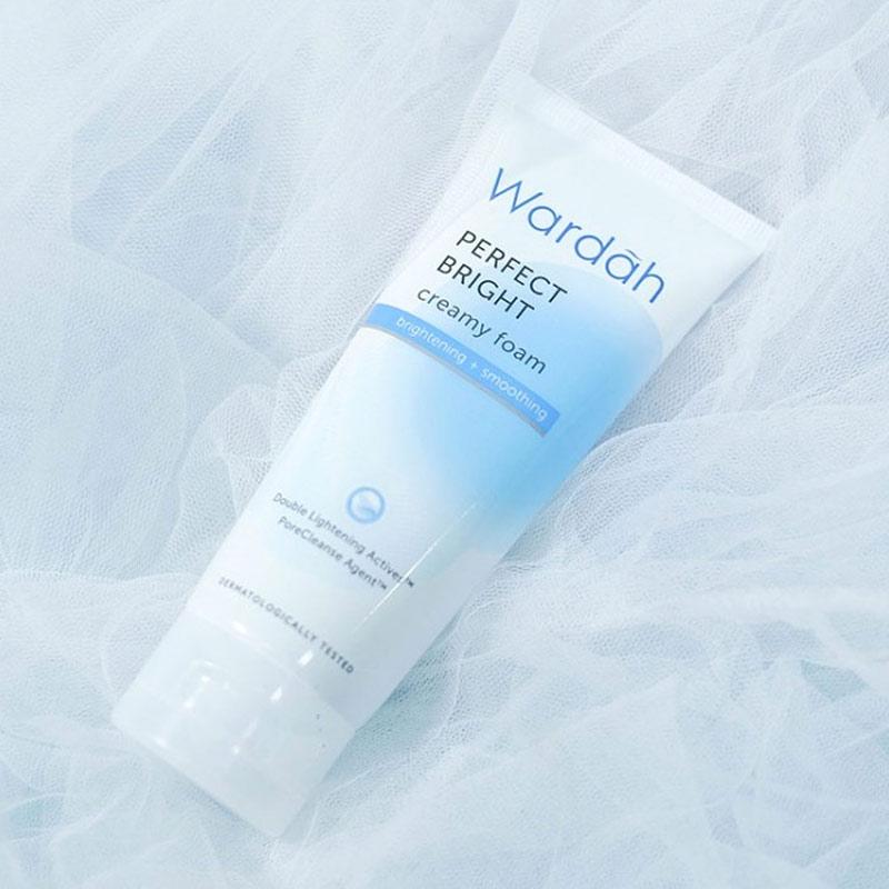 Jual Wardah Perfect Bright Creamy Foam Brightening Smoothing 60 Ml Online Oktober 2020 Blibli Com