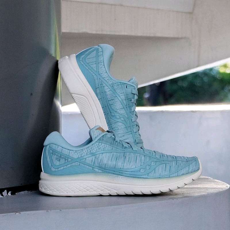 Kinvara 10 aqua shop