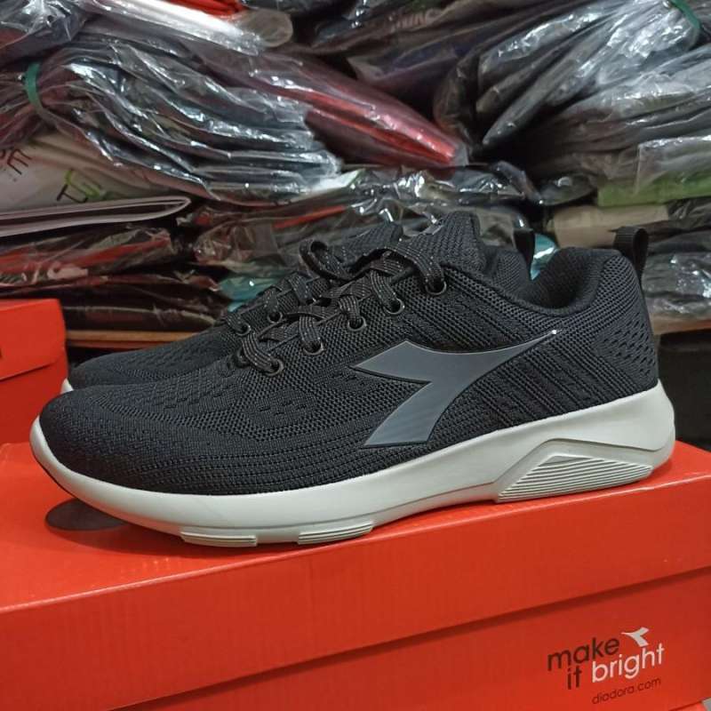 Jual BNIB Sepatu Diadora Original Pria DIA176885758 di Seller