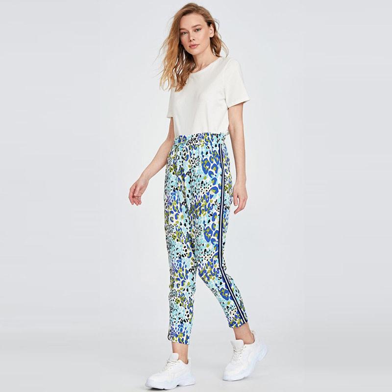 Jual Lc Waikiki Stripe Detailed Figured Carrot Fit Trousers Navy Printed 9sr257z8 Murah Juli 2020 Blibli Com