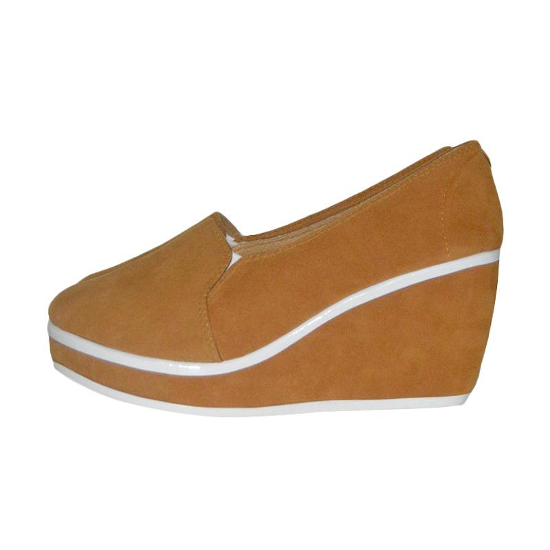 wedge trainers brown