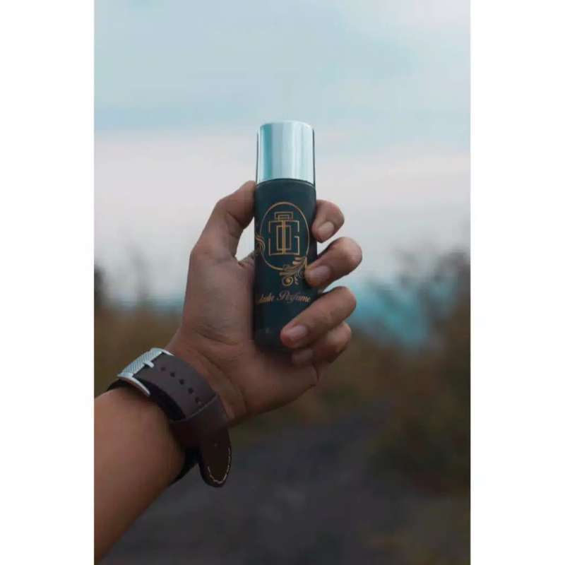 parfum pria aigner black farfum pria aginer black awet dan tahan lama dijamin enak