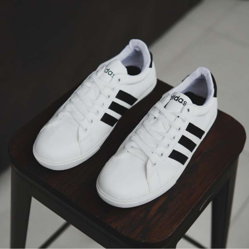 Jual Sepatu Pria Sneakers Adidas Derby Outdoor nongkrong cafe