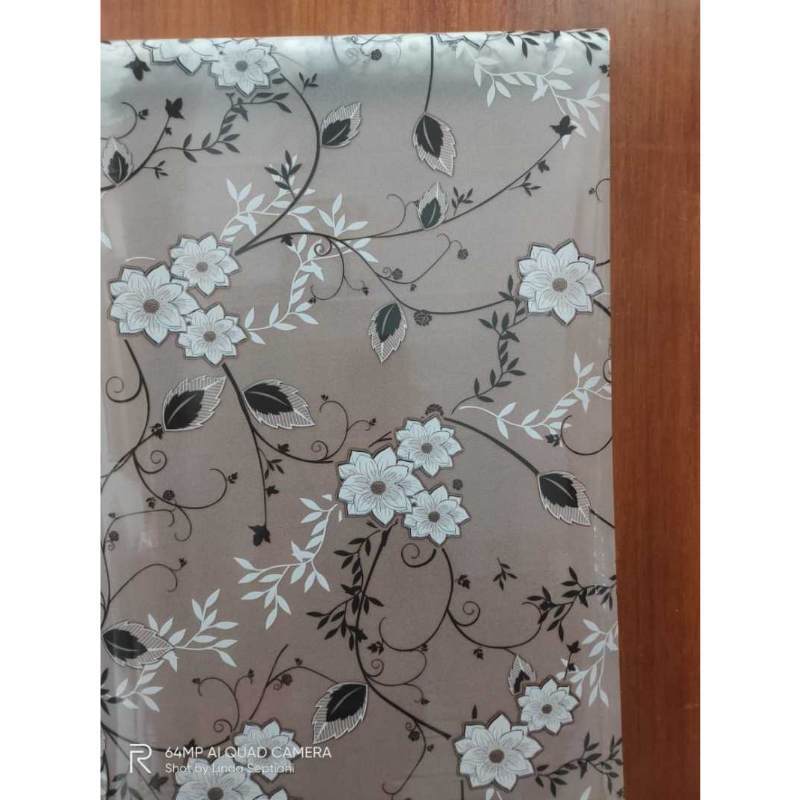 Jual Sticker Kaca 45 Cm X 100 Cm Stiker Kaca Sanblast Motif Bunga Hitam Putih Daun Hitam Online Maret 2021 Blibli Rumah ini terkesan agak kusam dan kuno, namun setelah dipasang stiker kaca motif bunga dan motif daun berserakan, atau sandblast kaca motif bunga. sticker kaca 45 cm x 100 cm stiker kaca sanblast motif bunga hitam putih daun hitam