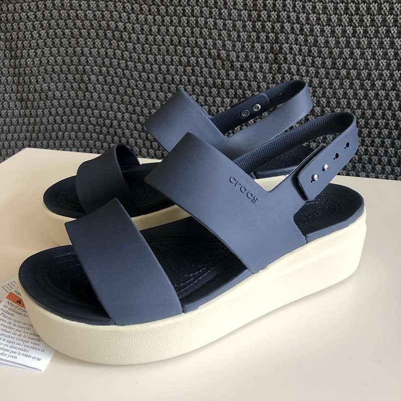 Jual Crocs Brooklyn Low Wedge / Sepatu 