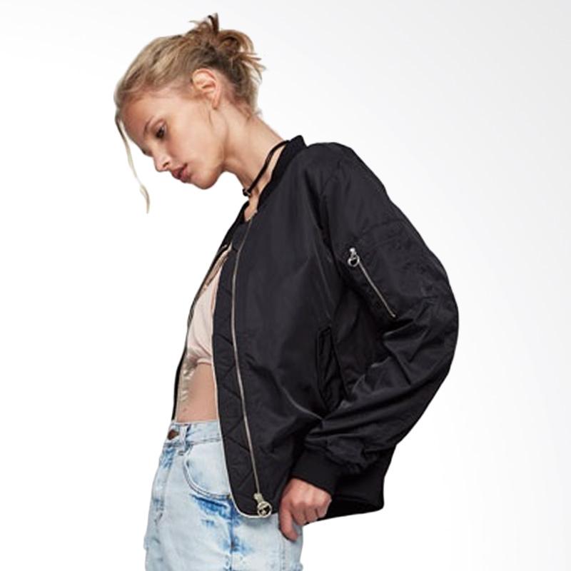 Jual Pull and Bear Bomber Jacket Black Black S di Seller Kobar